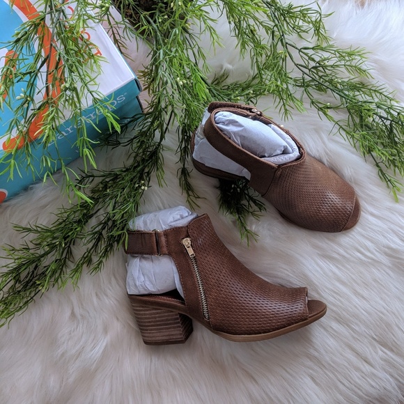 bare traps peep toe booties